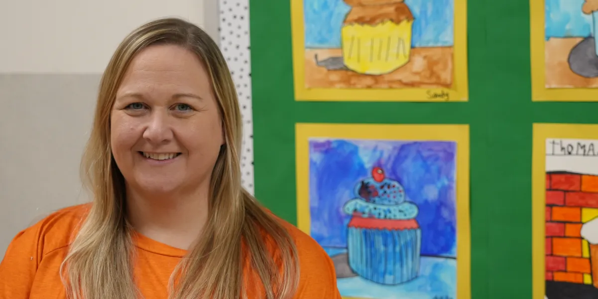 Photo of Kelly Wasson, art teacher at Independence Nontraditional School