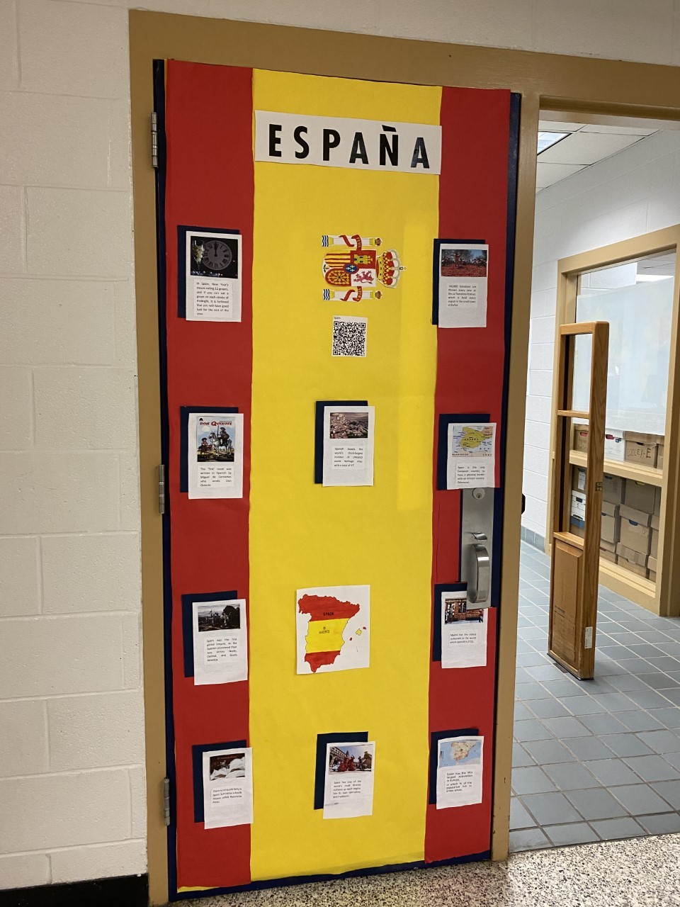 Photo of door with Espana fotos